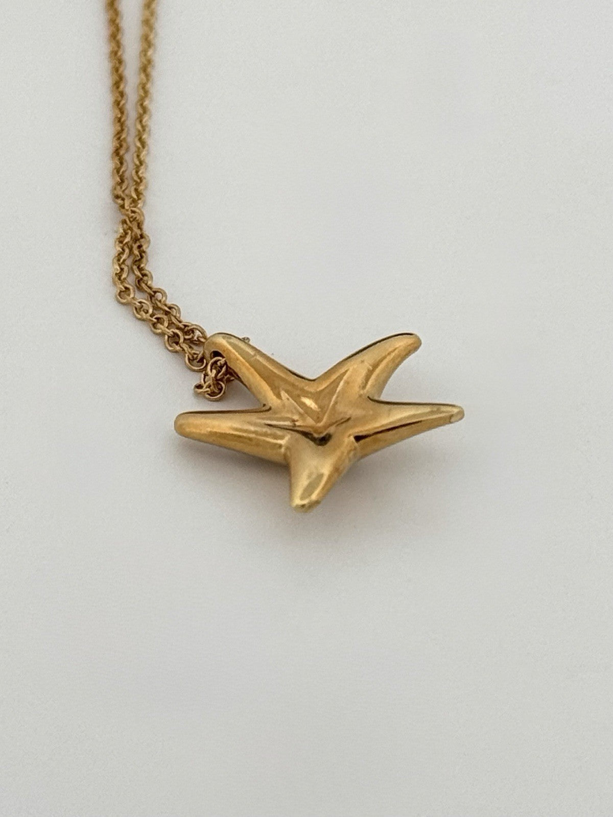 Tiffany & Co. Elsa Peretti 18K Gold Diamond Starfish Pendant Necklace 16”+ Pouch