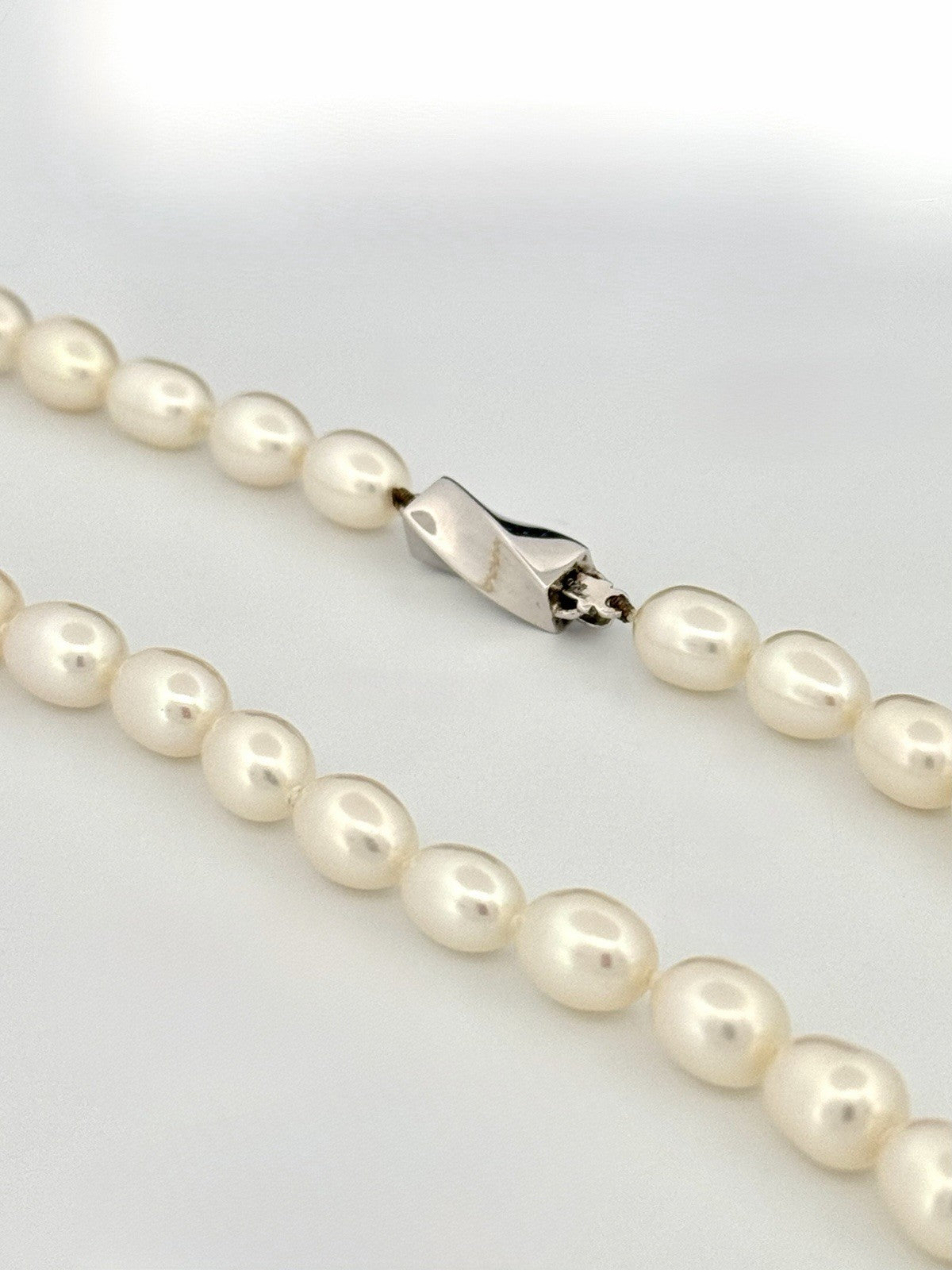Tiffany & Co. Freshwater Pearl Necklace 925 Sterling Silver 16” 7mm, w/ Pouch