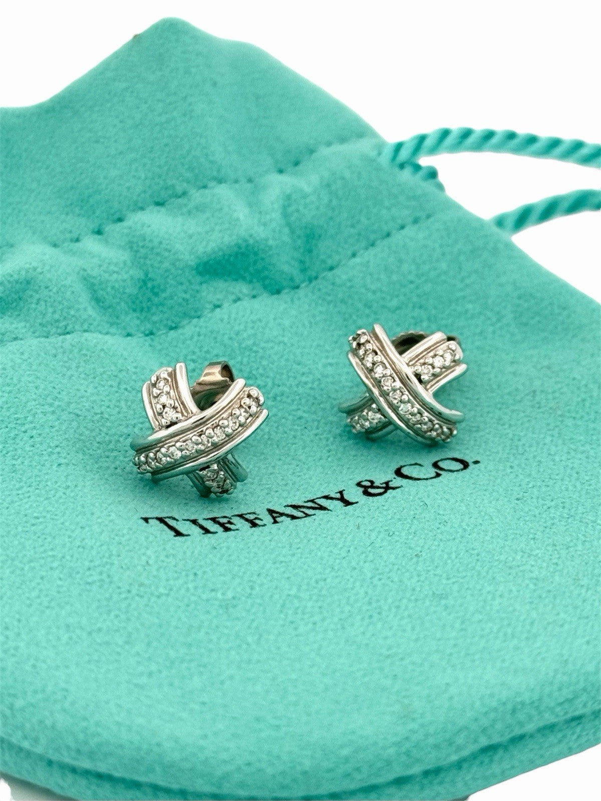 Tiffany & Co. 18K White Gold Kiss Stud Diamond Earrings 0.17ctw + Pouch