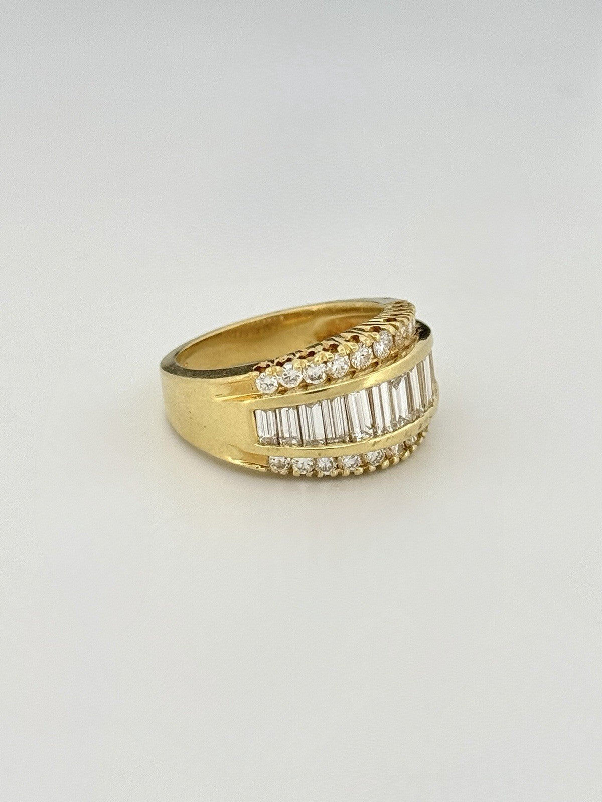 18K Yellow Gold Natural Baguette & Round Diamond Band Ring 2ctw Size 7.5