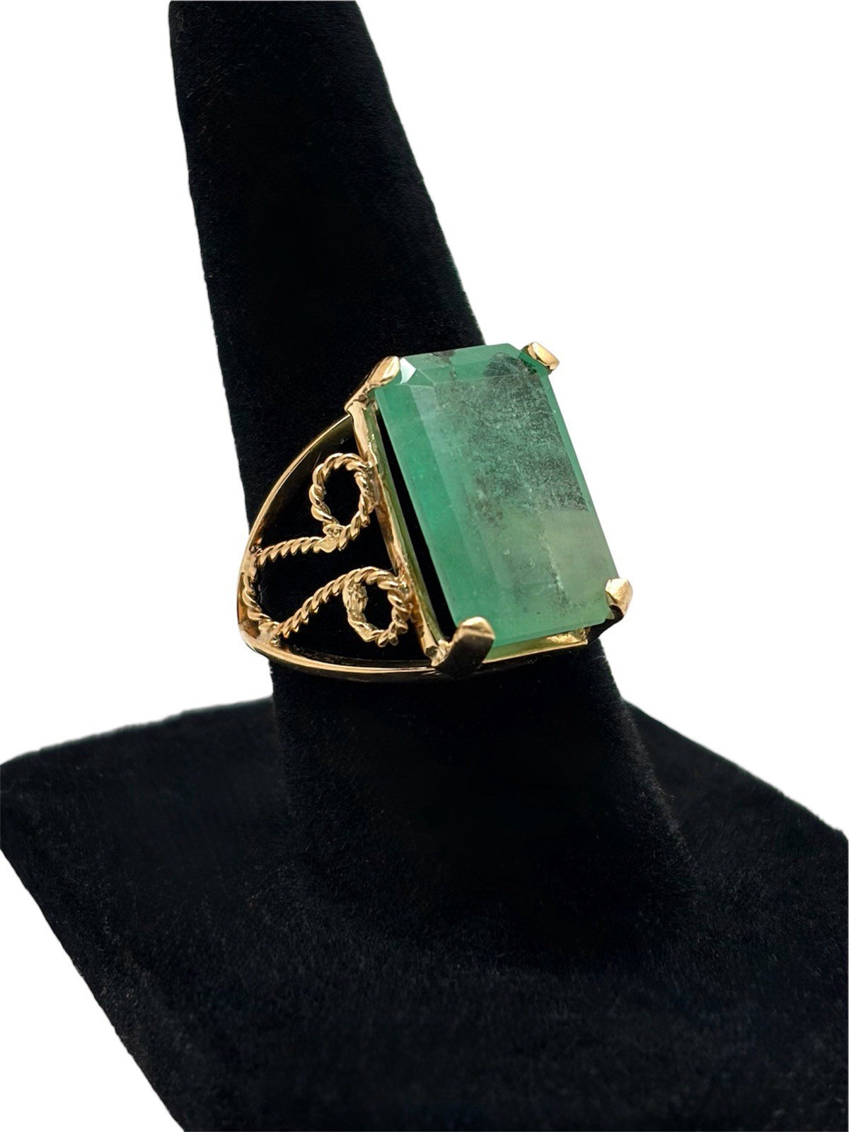 Vintage 18K Yellow Gold Natural Emerald (16mm x 10mm) Large Stone Size 6.75