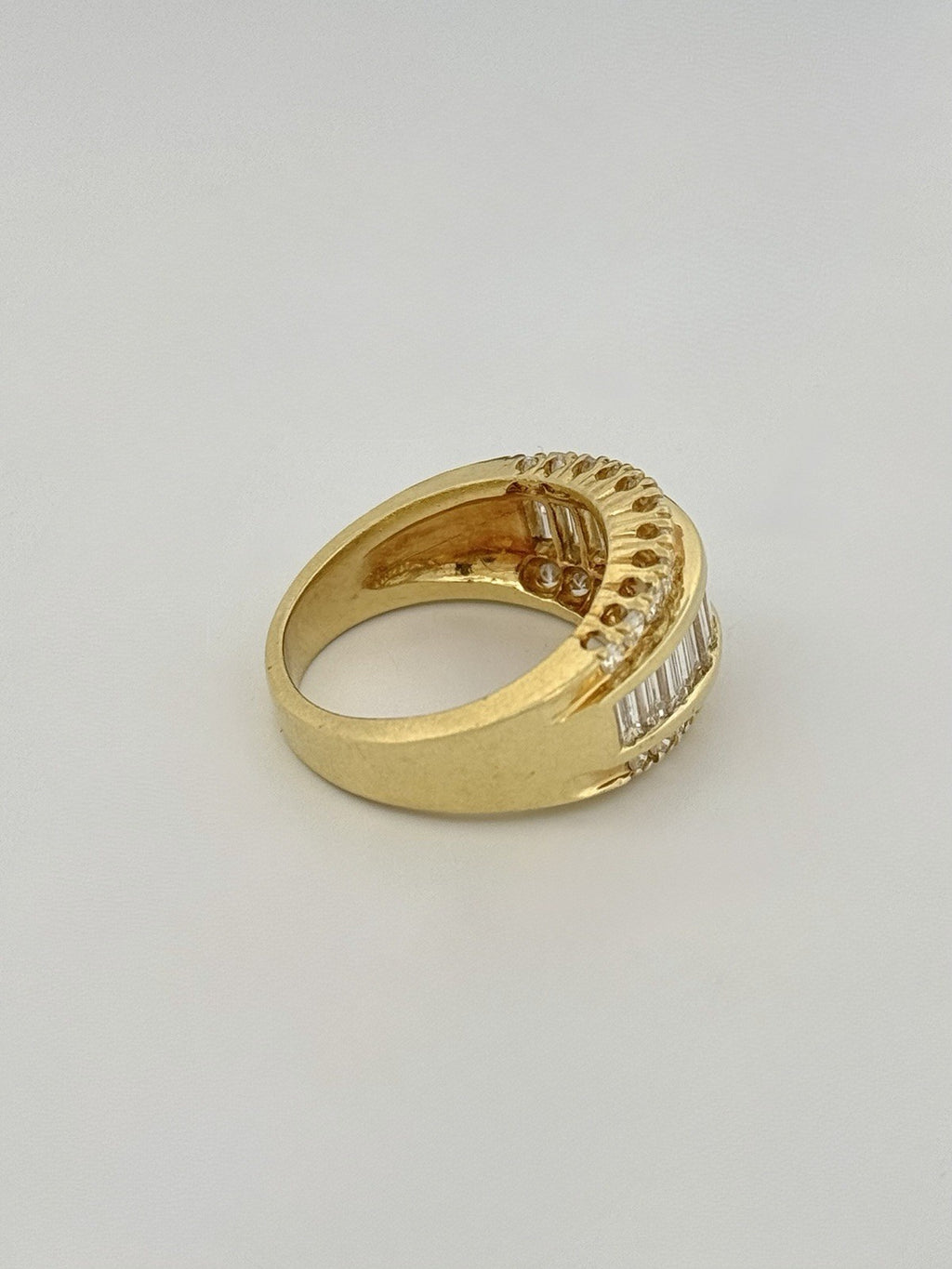 18K Yellow Gold Natural Baguette & Round Diamond Band Ring 2ctw Size 7.5