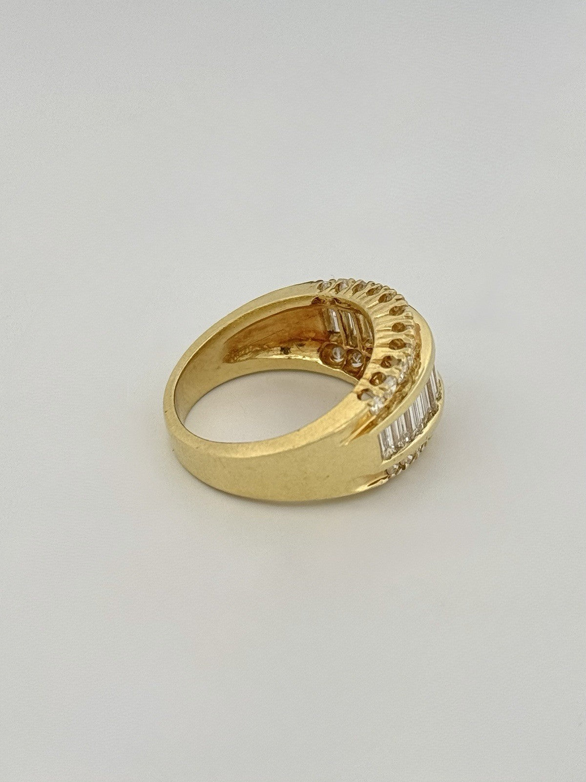 18K Yellow Gold Natural Baguette & Round Diamond Band Ring 2ctw Size 7.5