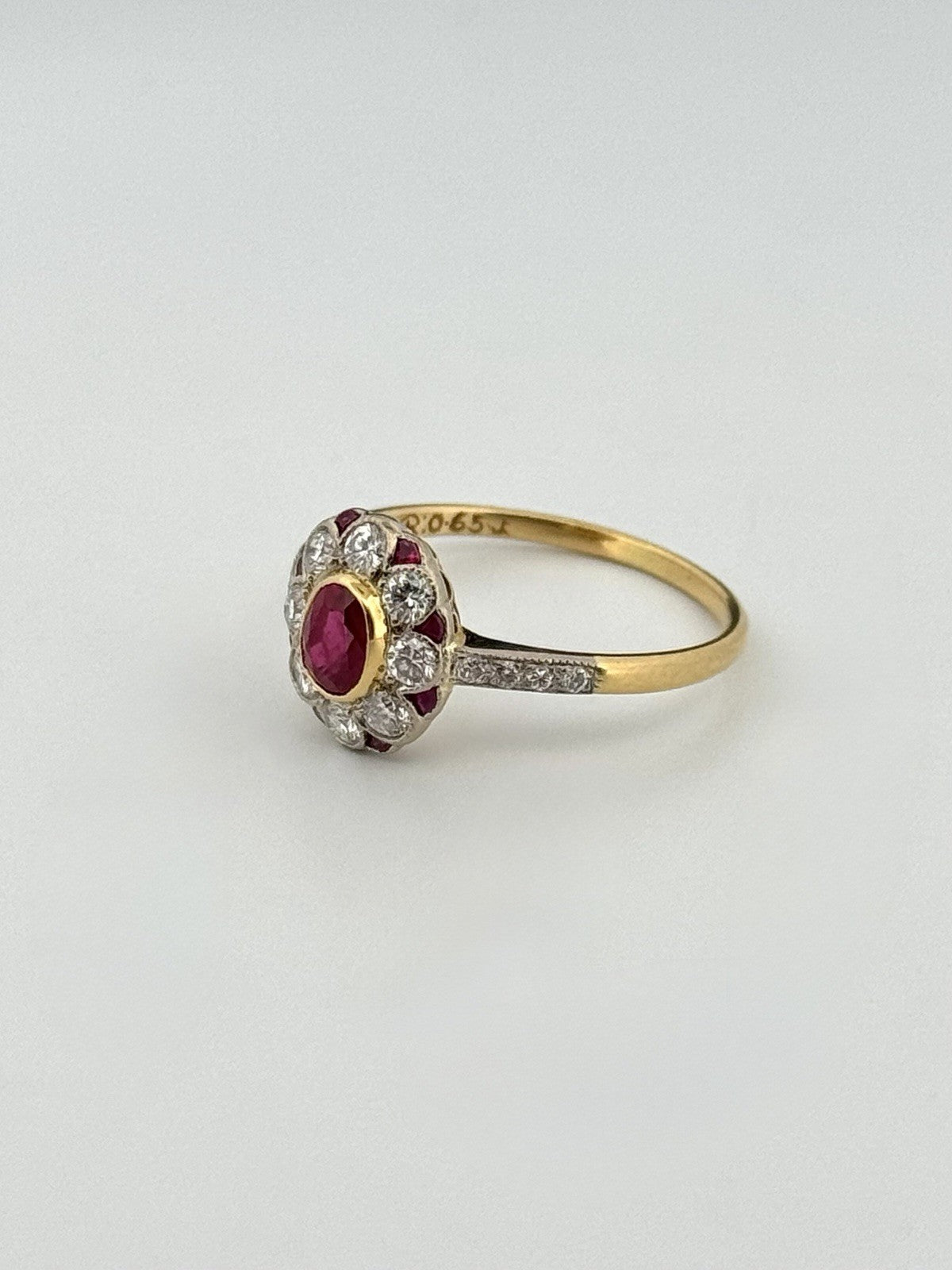 Vintage 18K Yellow Gold Platinum Natural Ruby & Diamond Cluster Ring Size 6.5
