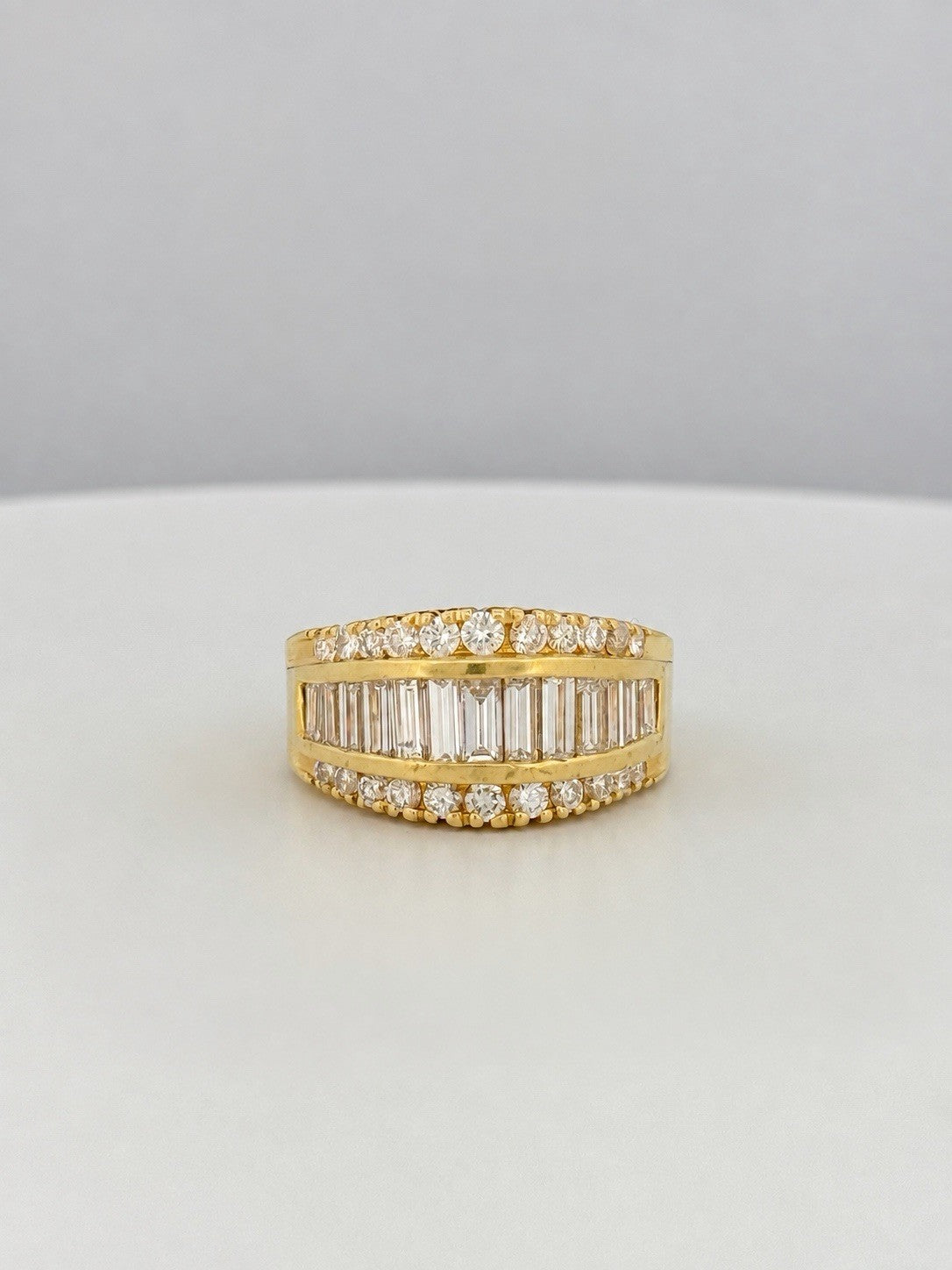 18K Yellow Gold Natural Baguette & Round Diamond Band Ring 2ctw Size 7.5