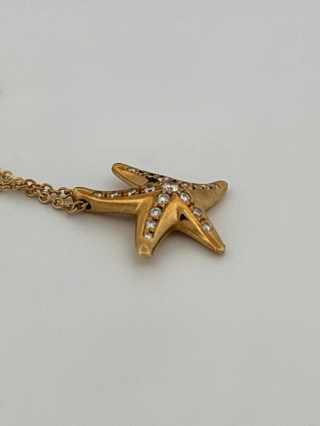 Tiffany & Co. Elsa Peretti 18K Gold Diamond Starfish Pendant Necklace 16”+ Pouch
