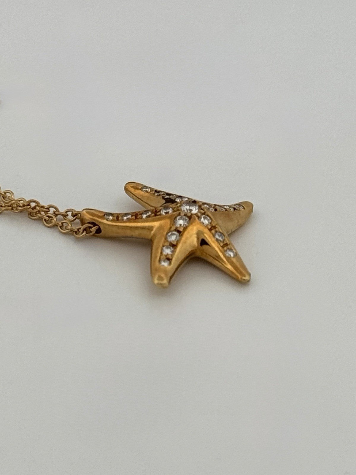 Tiffany & Co. Elsa Peretti 18K Gold Diamond Starfish Pendant Necklace 16”+ Pouch