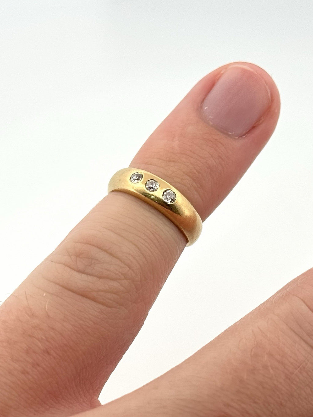 Antique Tiffany & Co 18K Gold 3 Stone Diamond Ring Old Mine Cut Gypsy Set Size 2