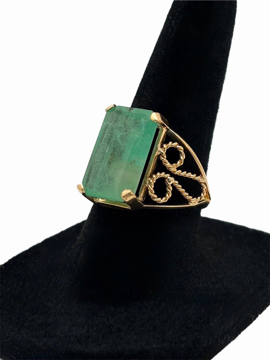 Vintage 18K Yellow Gold Natural Emerald (16mm x 10mm) Large Stone Size 6.75
