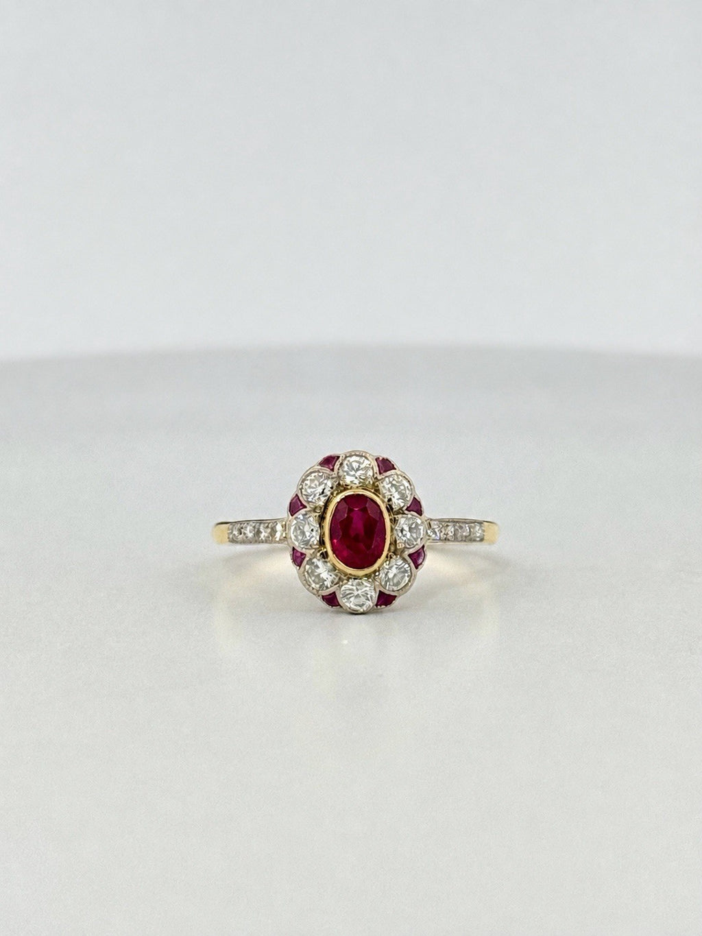 Vintage 18K Yellow Gold Platinum Natural Ruby & Diamond Cluster Ring Size 6.5