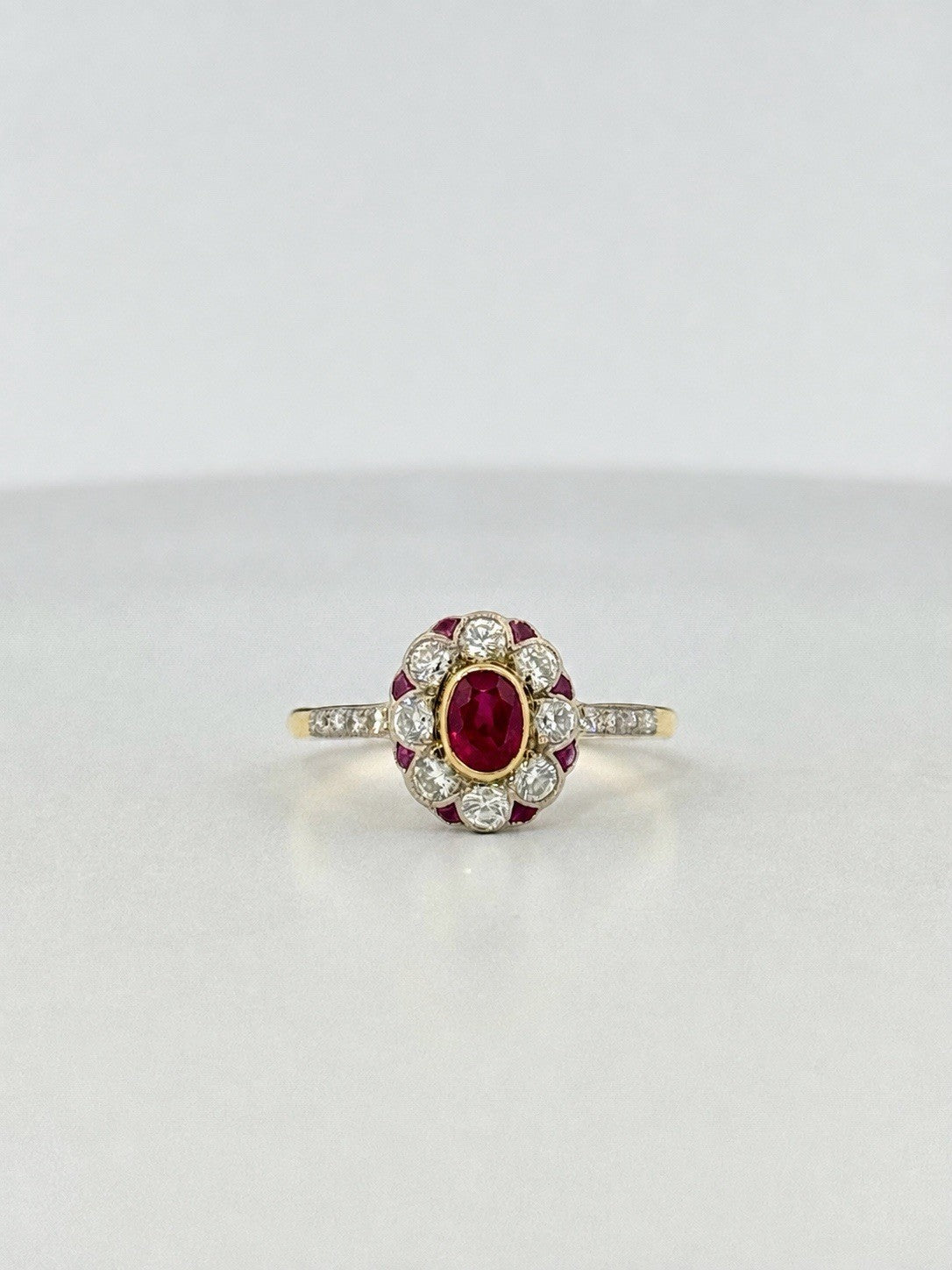 Vintage 18K Yellow Gold Platinum Natural Ruby & Diamond Cluster Ring Size 6.5